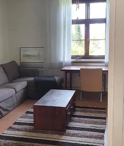 Ainola بيت شباب